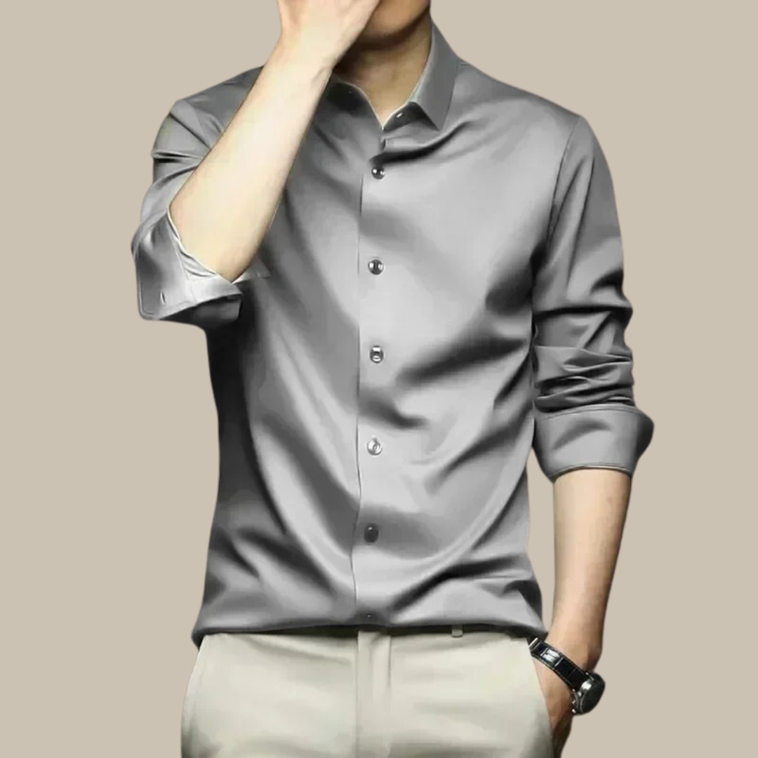 "Chemise en soie pour homme, élégante et confortable, disponible en plusieurs coloris, parfaite pour un look chic et raffiné.