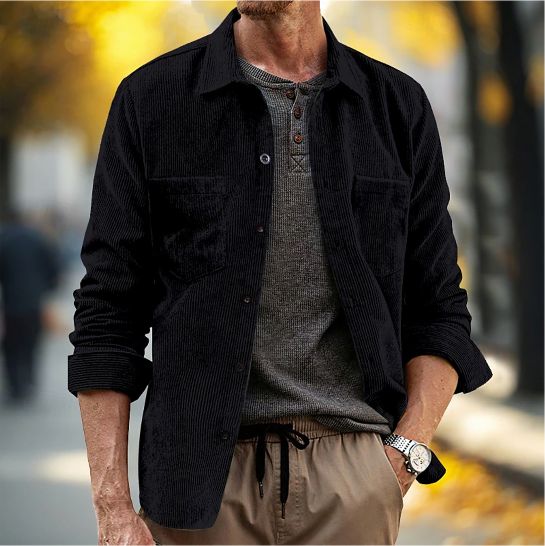 "Chemise en velours côtelé homme, marron, col classique, boutonnière, poche poitrine pour confort et style sophistiqué"