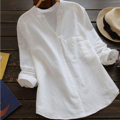 Chemise femme ample en lin-coton, blanche, manches longues, style décontracté, idéale pour confort quotidien et élégance.