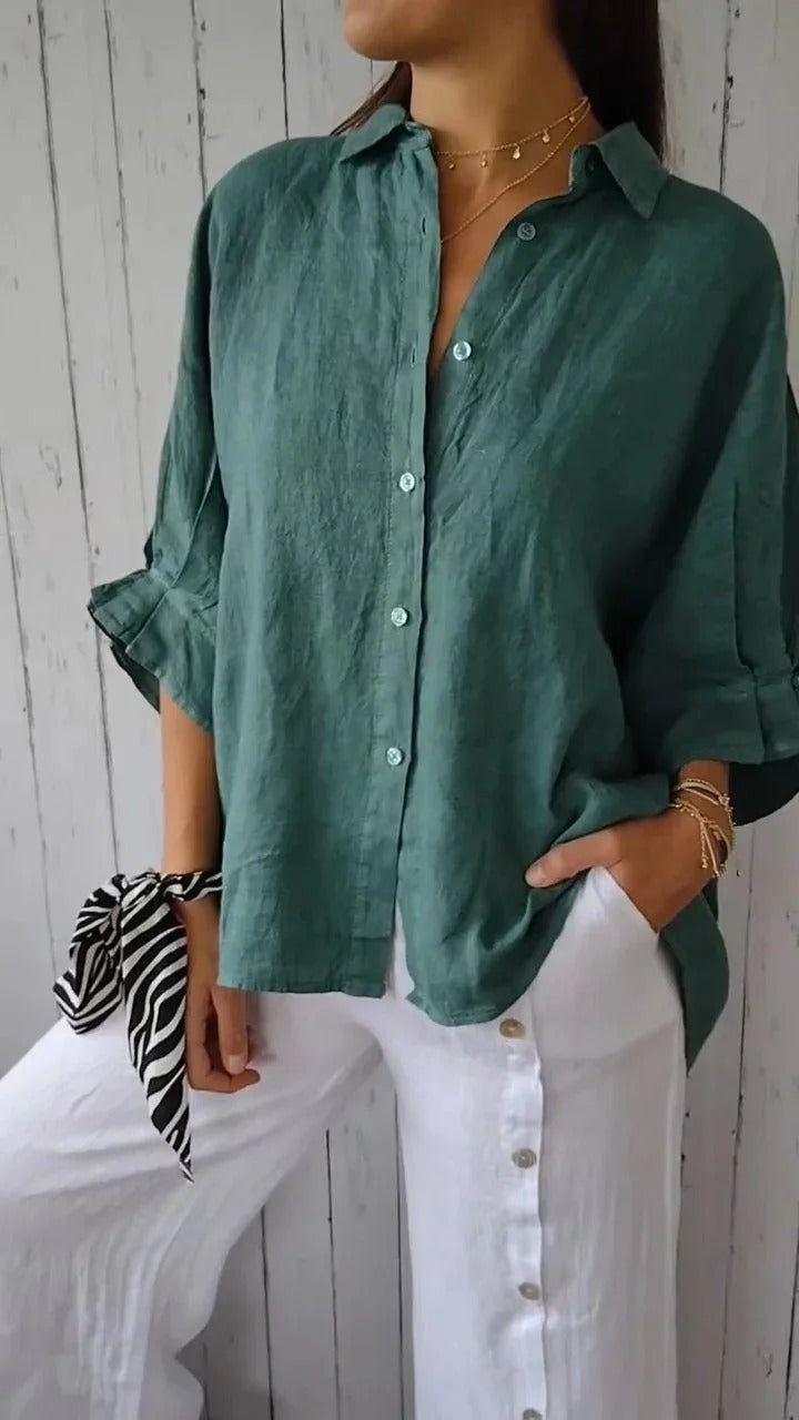 Chemise femme en lin, manches longues, coupe décontractée, col classique pour style élégant et confort respirant.