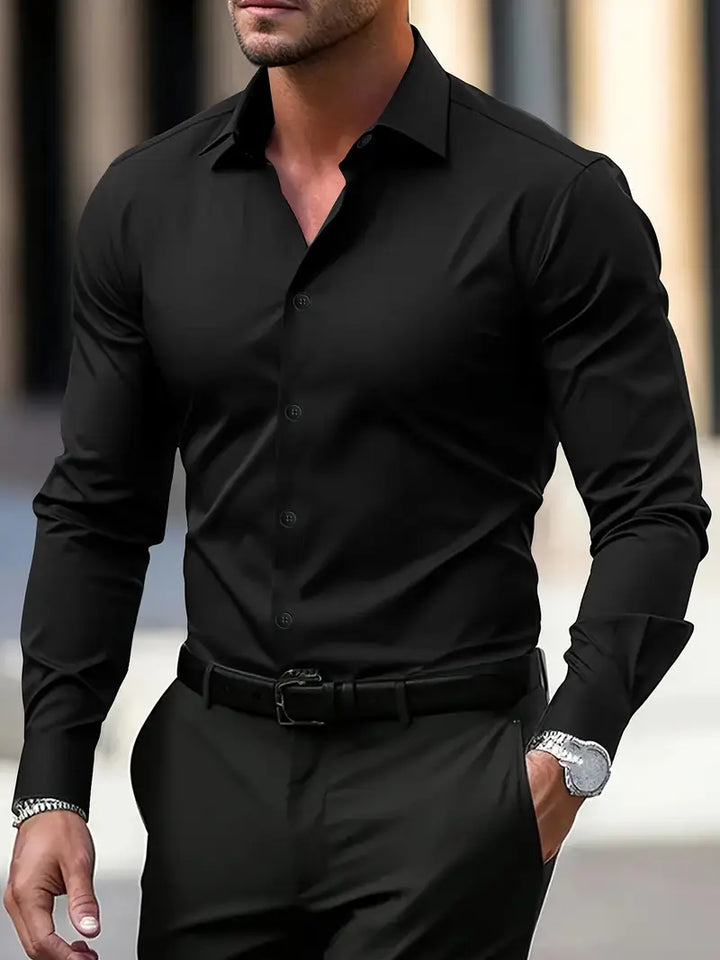 "Chemise formelle verte unie pour homme, coupe moderne, col à revers, tissu semi-transparent, élégante pour occasions profess