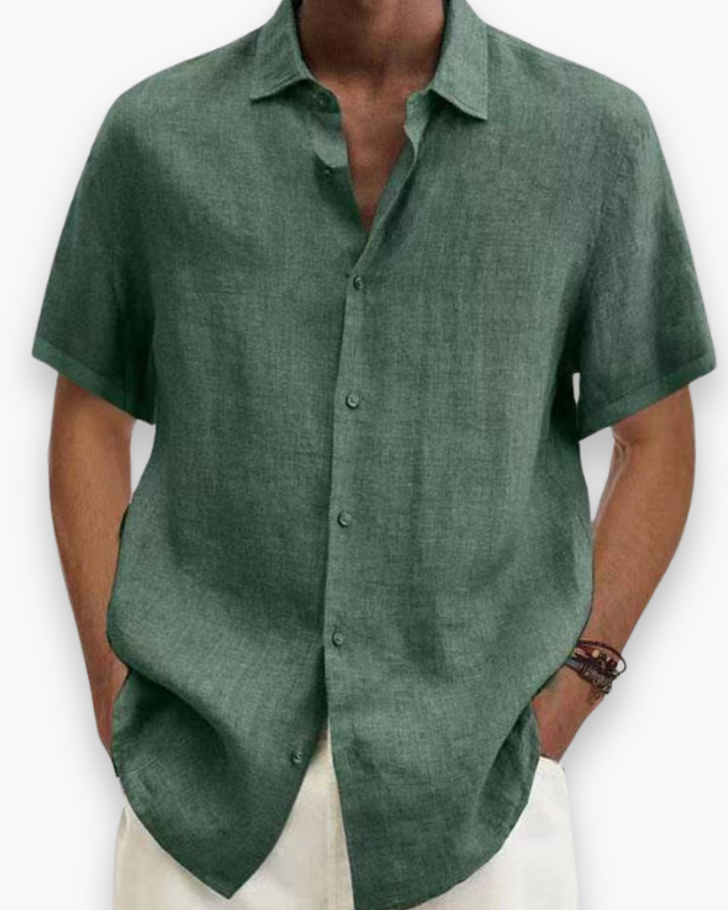 "Chemise homme blanc chic, manches courtes, coupe moderne, tissu respirant idéal pour un style casual et élégant."