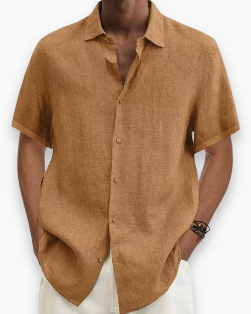 "Chemise homme blanc chic, manches courtes, coupe moderne, tissu respirant idéal pour un style casual et élégant."