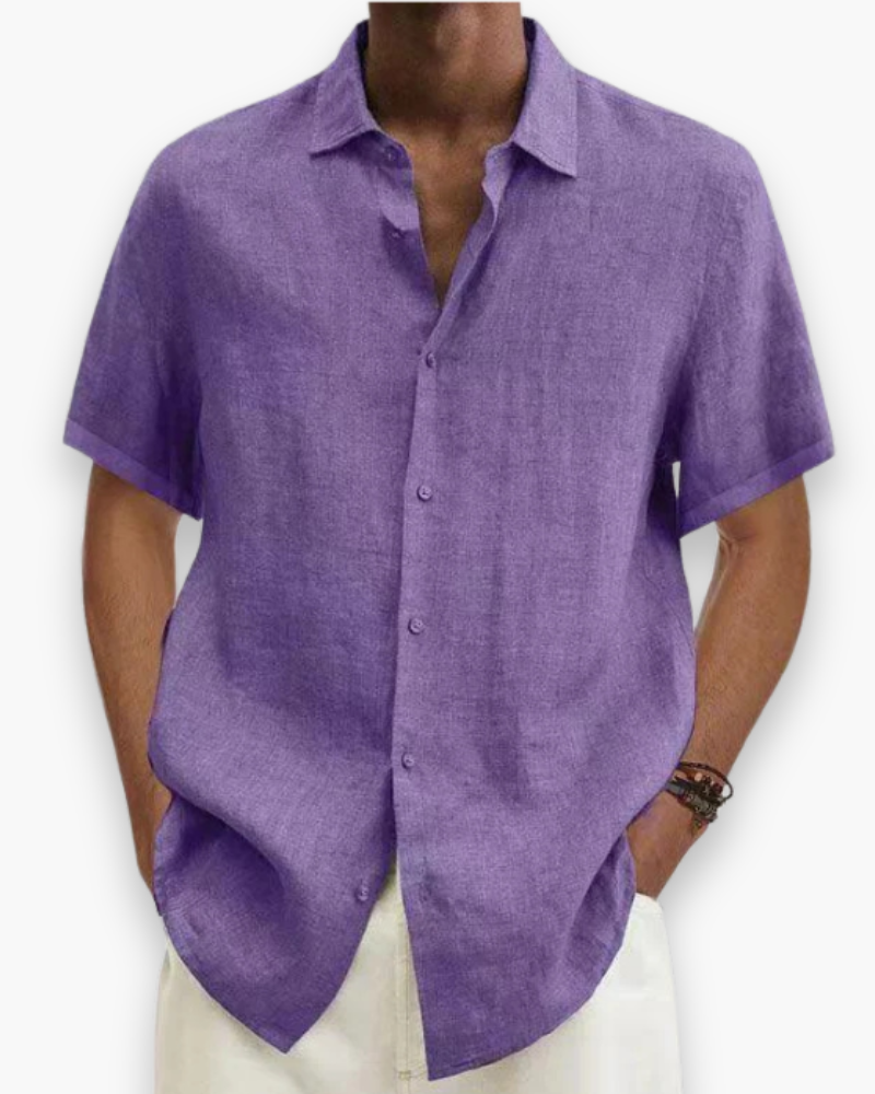 "Chemise homme blanc chic, manches courtes, coupe moderne, tissu respirant idéal pour un style casual et élégant."