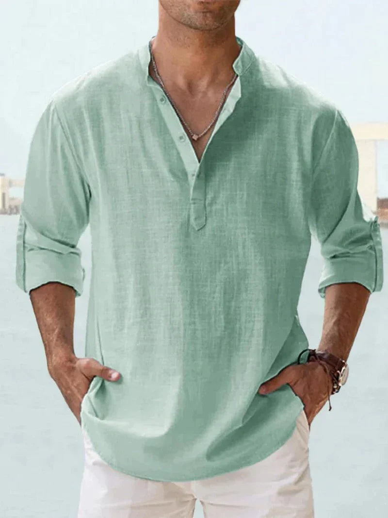 "Chemise homme col ouvert décontractée navy bleu élégante, coupe fluide pour style estival chic et confortable"