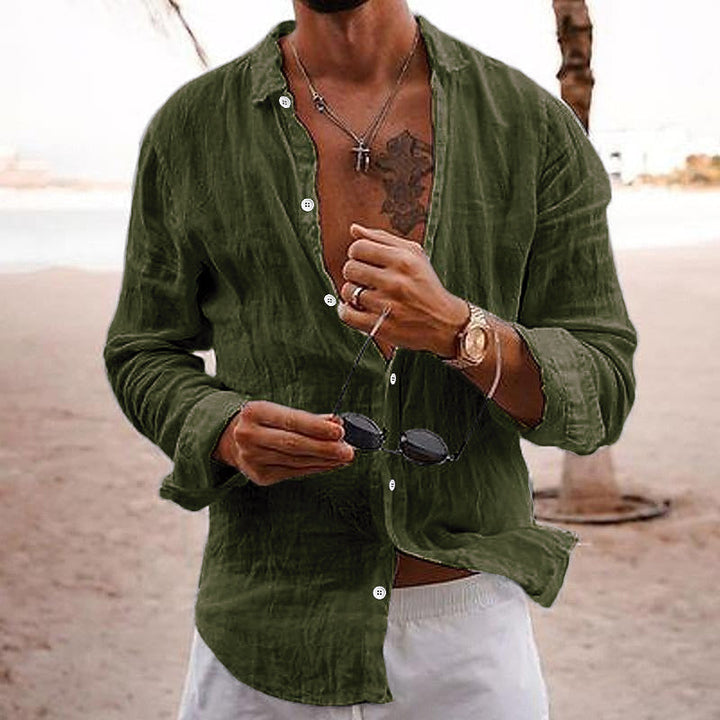 "Chemise homme coton-lin, style décontracté intemporel, portée par un mannequin, couleurs variées"