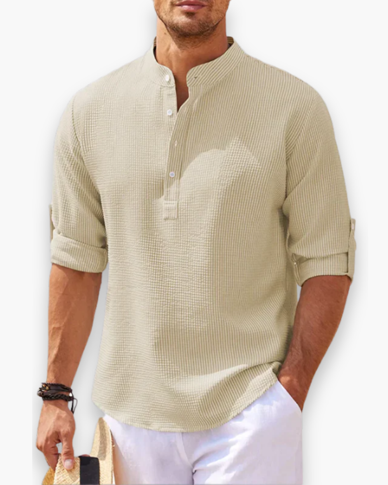 "Chemise homme élégante, col mao, moderne et fluide, idéale pour sorties décontractées et occasions formelles."