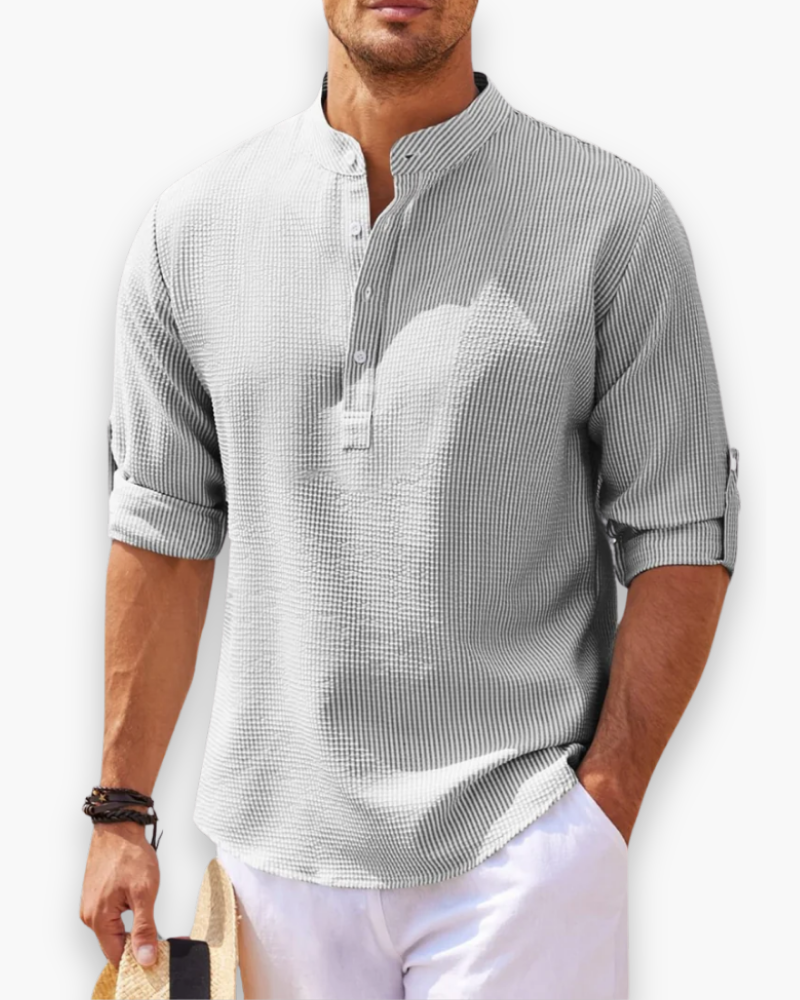 "Chemise homme élégante, col mao, moderne et fluide, idéale pour sorties décontractées et occasions formelles."
