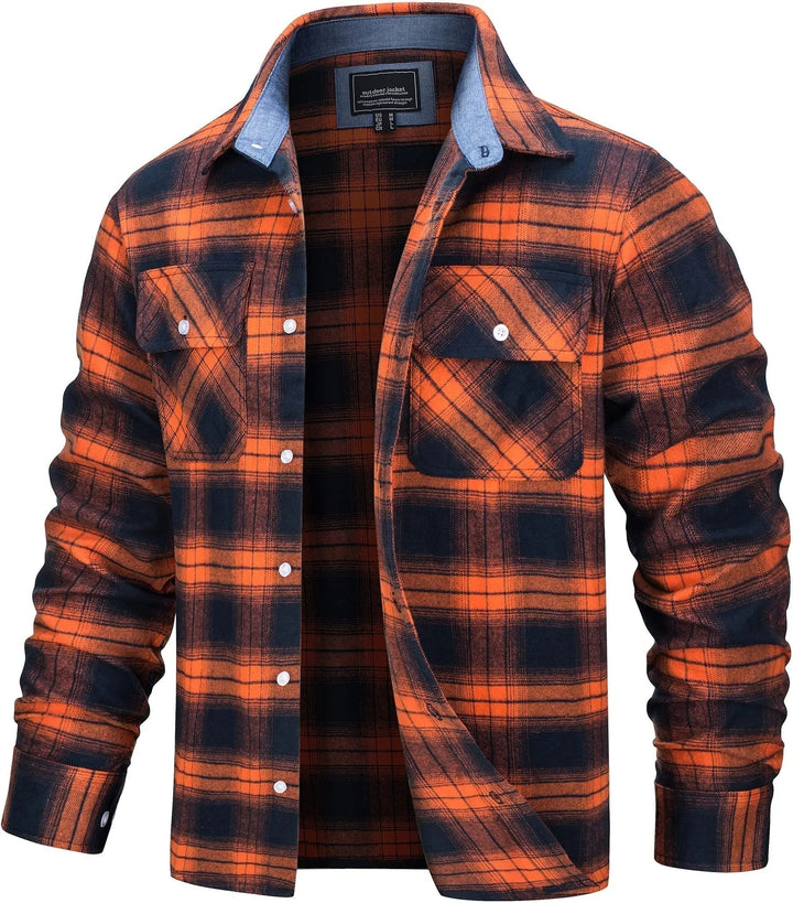 "Chemise homme en flanelle à carreaux, douce et élégante, avec col retourné et coupe classique pour confort optimal."