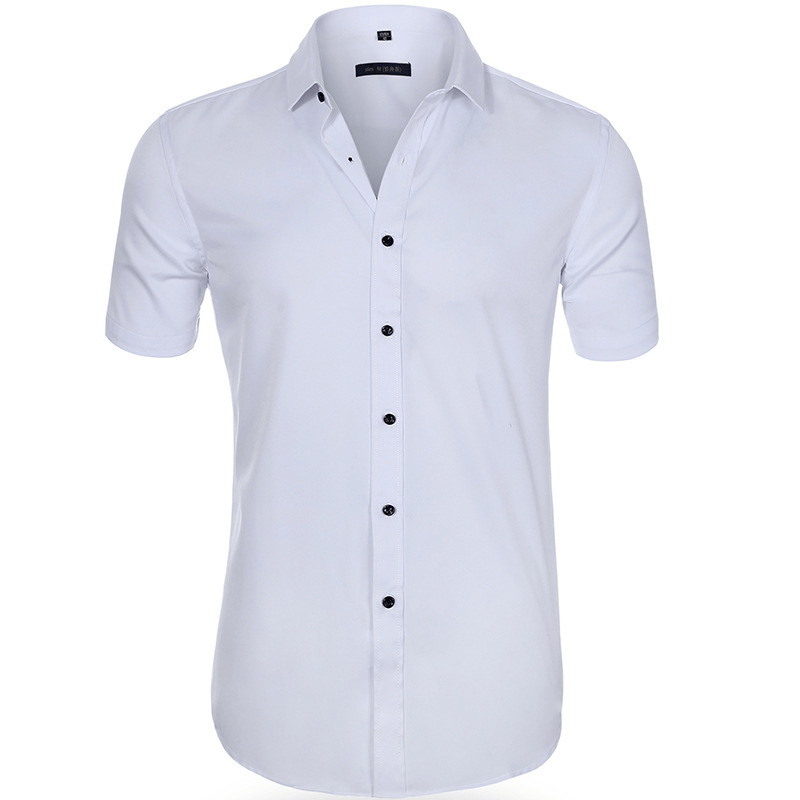 "Chemise infroissable homme, élastique et respirante, élégante, idéale pour un look soigné toute la journée."
