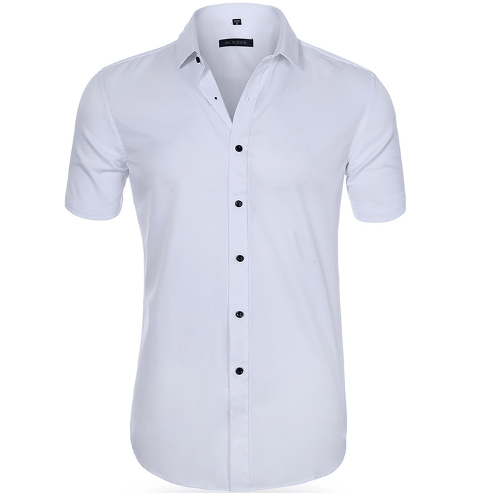 "Chemise infroissable homme, élastique et respirante, élégante, idéale pour un look soigné toute la journée."