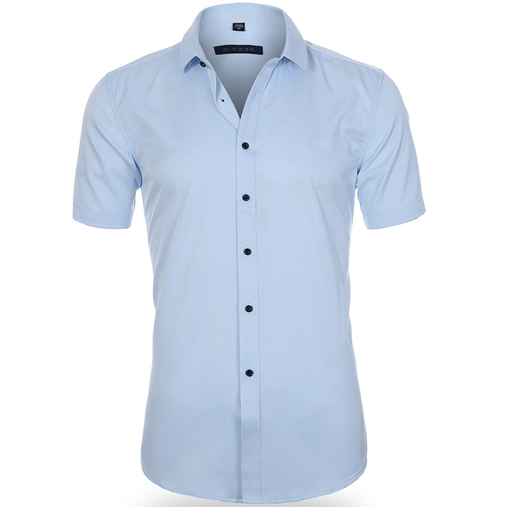 "Chemise infroissable homme, élastique et respirante, élégante, idéale pour un look soigné toute la journée."