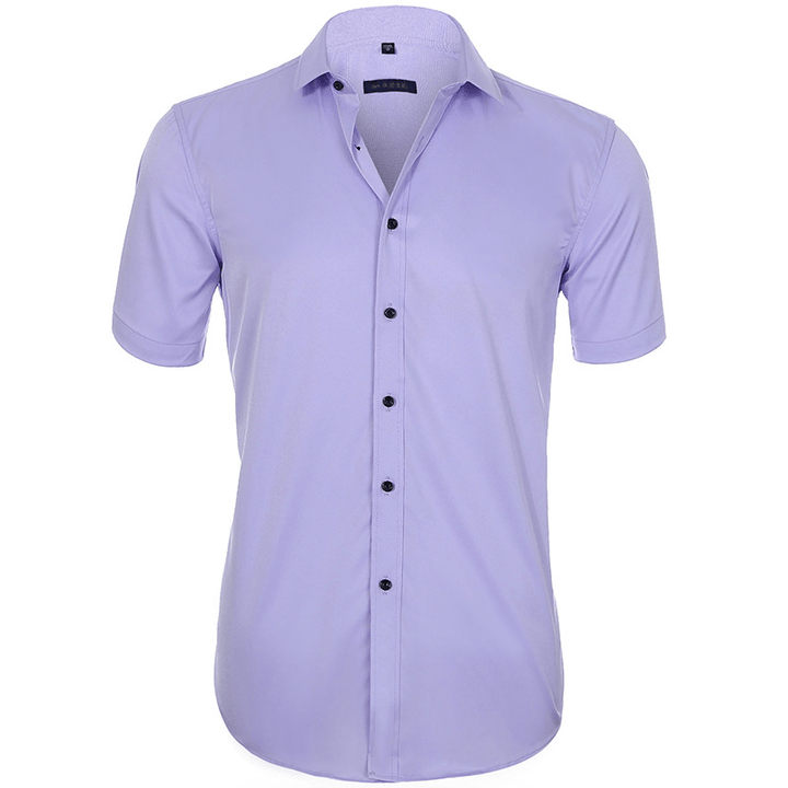"Chemise infroissable homme, élastique et respirante, élégante, idéale pour un look soigné toute la journée."