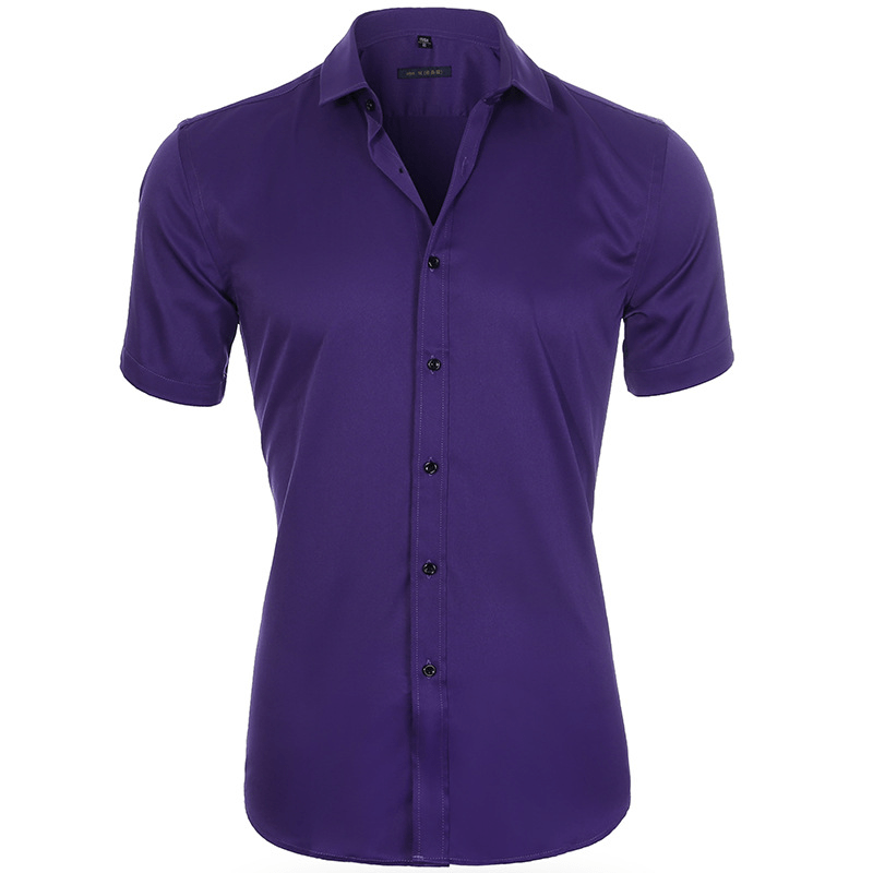 "Chemise infroissable homme, élastique et respirante, élégante, idéale pour un look soigné toute la journée."
