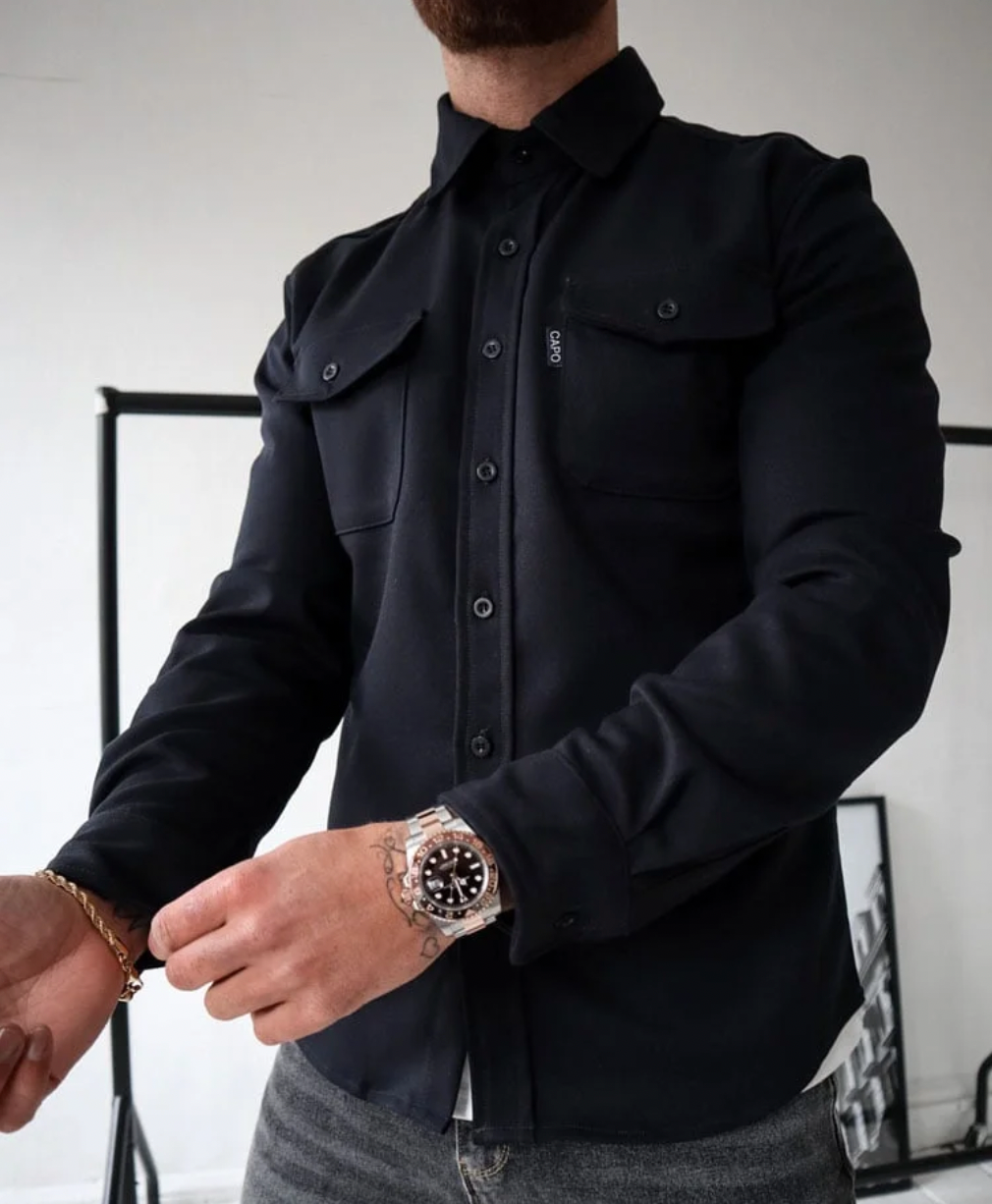 Chemise moderne pour femme automne, élégance et confort, coupe ajustée, couleurs saison, style polyvalent et tendance.