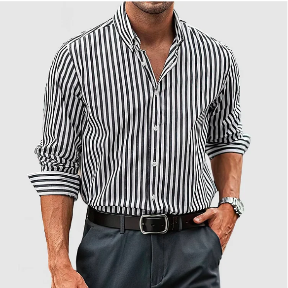 "Chemise rayée en coton homme, tissu respirant, style élégant et confortable, détails raffinés, couleur classique."