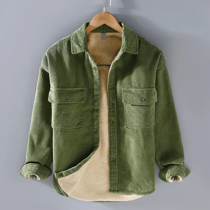 "Chemise velours côtelé kaki homme, coupe décontractée, texture élégante, idéale pour l'hiver, style et confort"