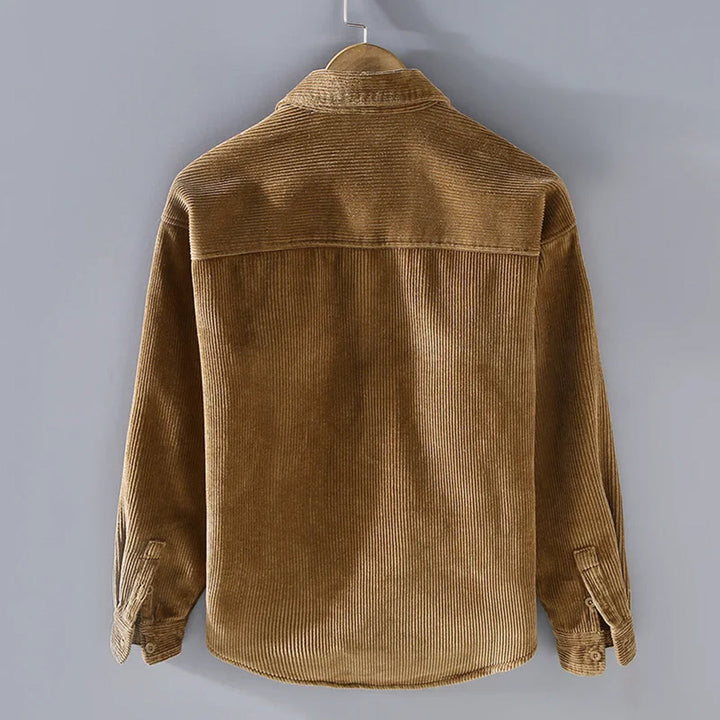 "Chemise velours côtelé kaki homme, coupe décontractée, texture élégante, idéale pour l'hiver, style et confort"