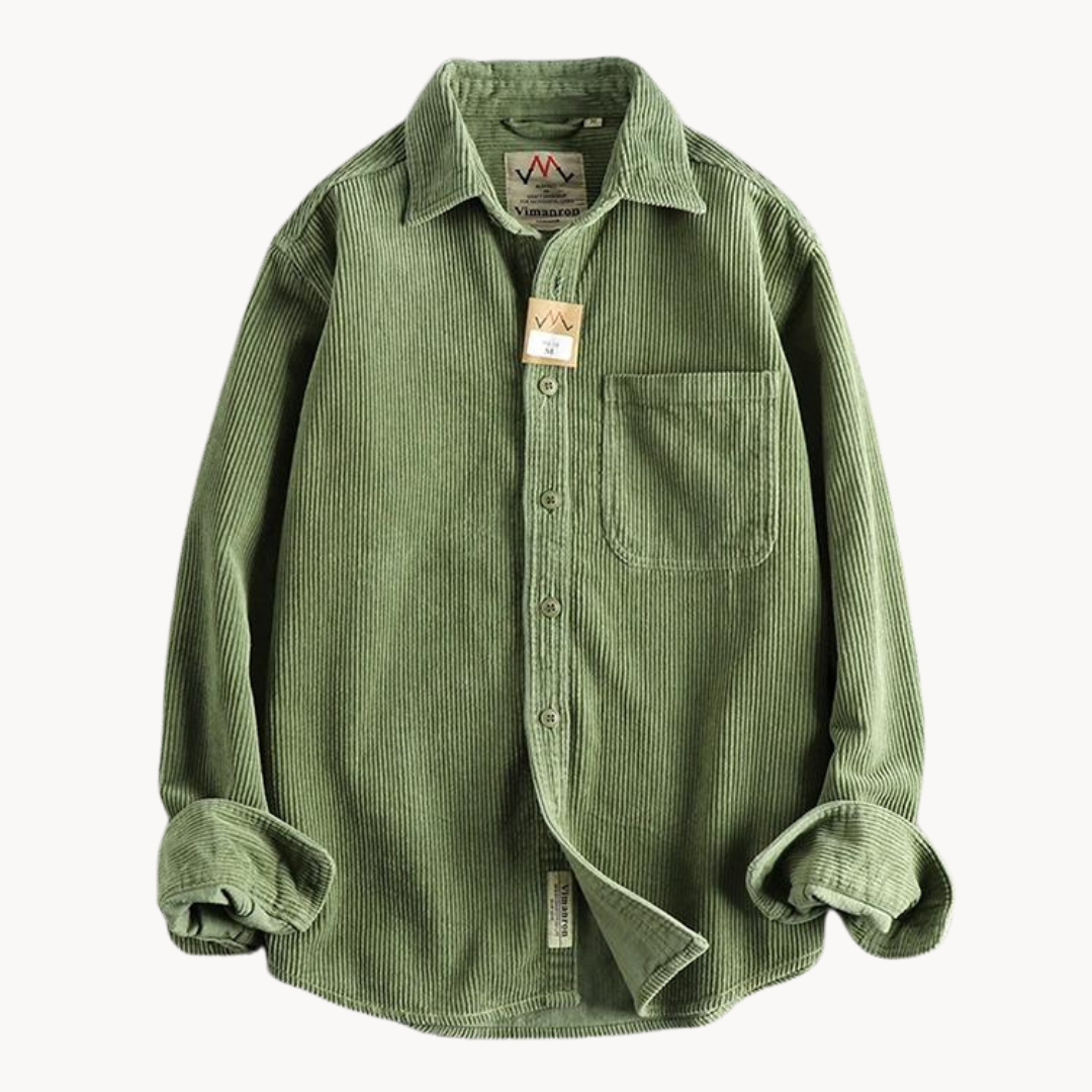 "Chemise velours côtelé orange, manches longues, texture douce, poches poitrine, style polyvalent pour hommes."