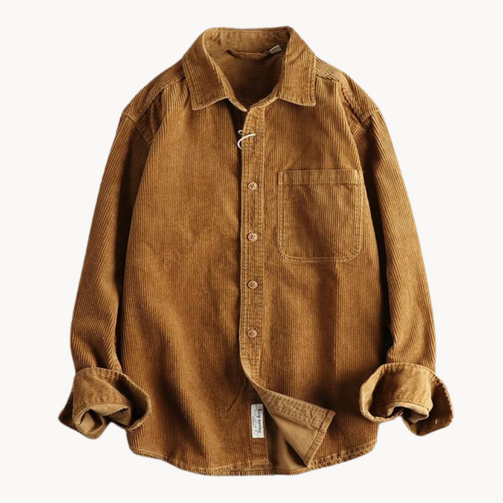 "Chemise velours côtelé orange, manches longues, texture douce, poches poitrine, style polyvalent pour hommes."