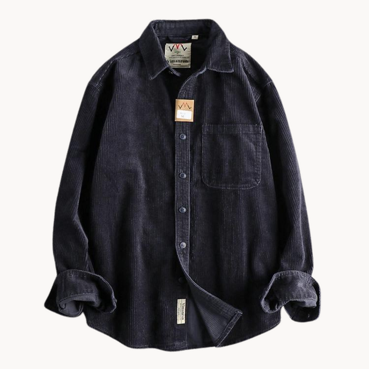"Chemise velours côtelé orange, manches longues, texture douce, poches poitrine, style polyvalent pour hommes."