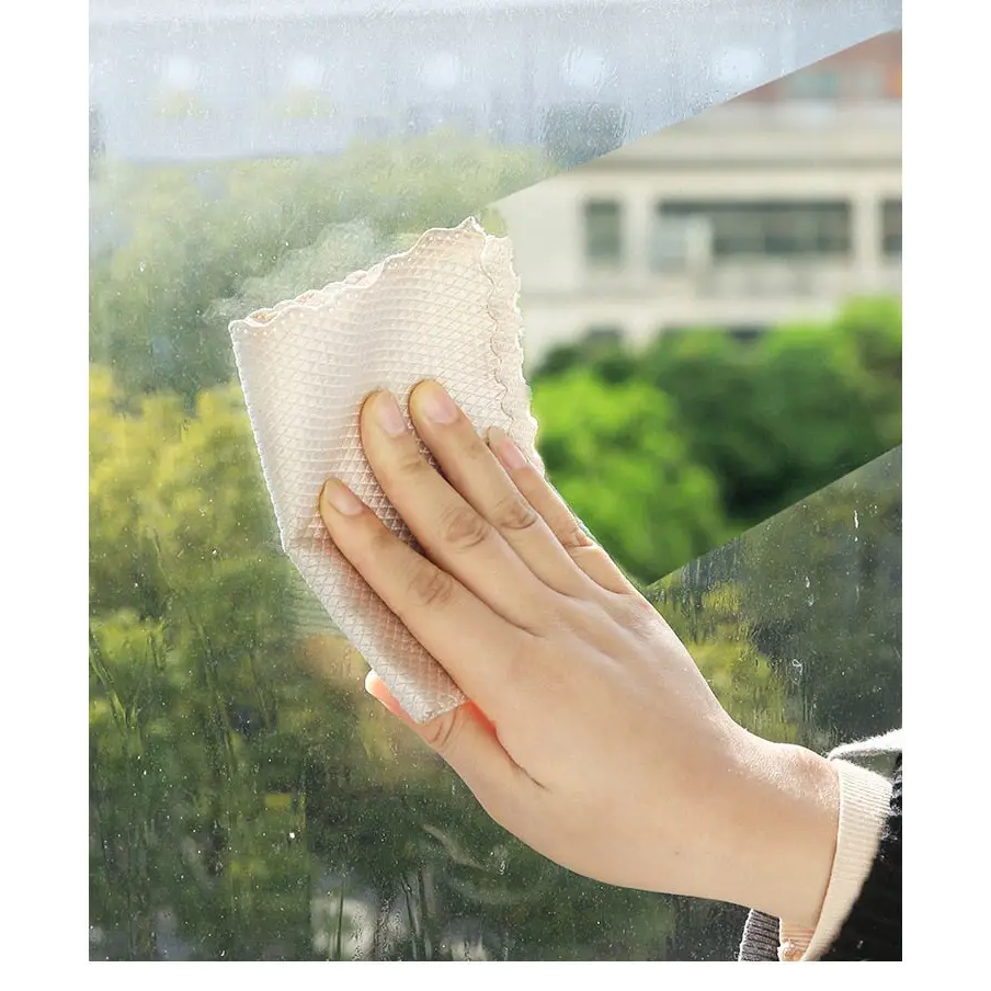 "Chiffons en microfibre de bambou, doux et réutilisables, pour nettoyage sans traces de surfaces délicates."