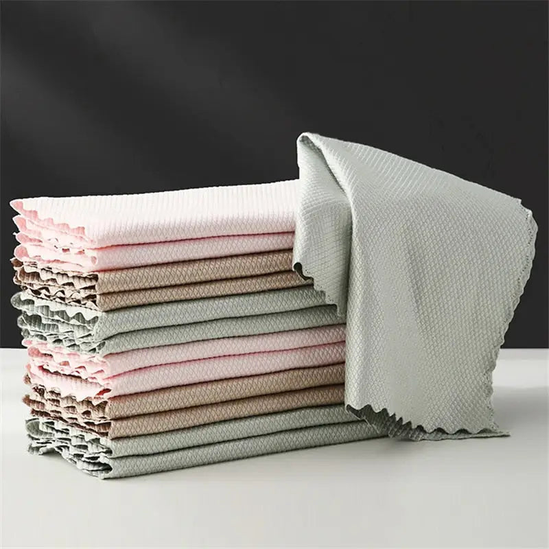 "Chiffons en microfibre de bambou, doux et réutilisables, pour nettoyage sans traces de surfaces délicates."