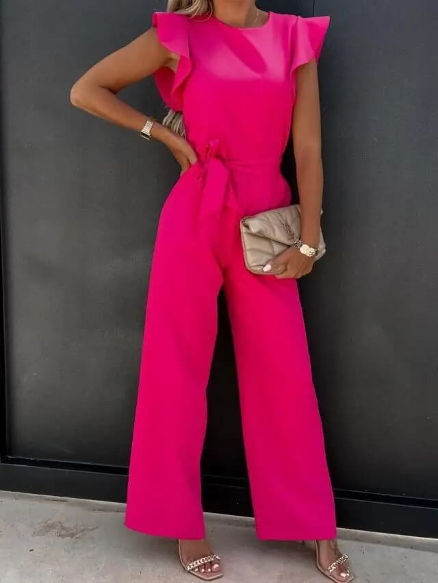 "Combinaison femme élégante avec manches papillon et ceinture chic, parfaite pour un style sophistiqué et confortable."