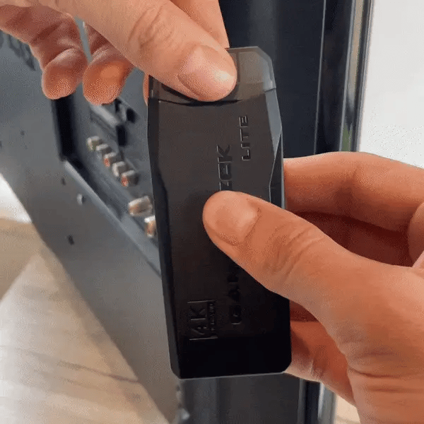 "Console de jeux rétro 4K avec manettes, plus de 20 000 jeux inclus, connectique HDMI, expérience nostalgique"