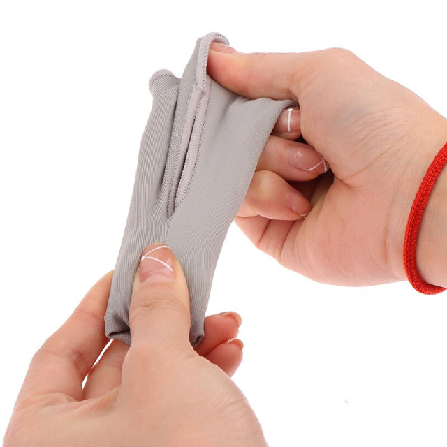"Correcteur d'orteils en silicone pour soulagement hallux valgus, discret et confortable, idéal peaux sensibles."