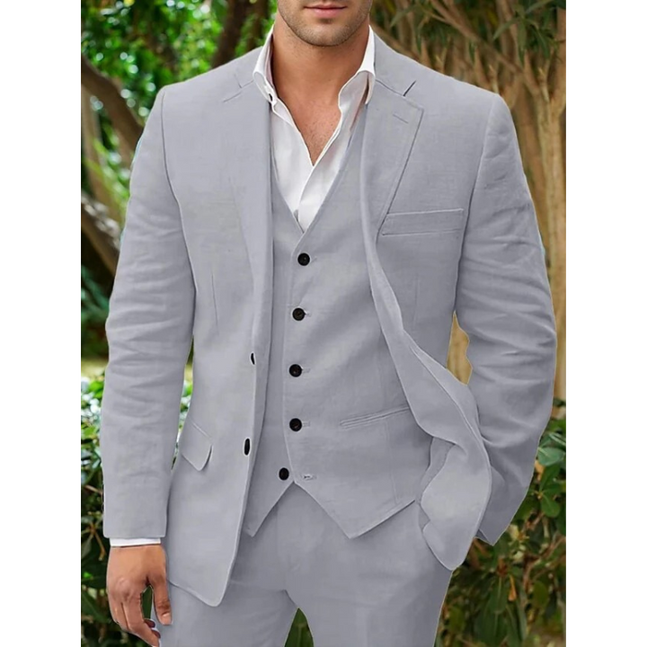 "Costume 3 pièces homme élégant et moderne, veste, pantalon, gilet en toile respirante pour mariages et événements formels."