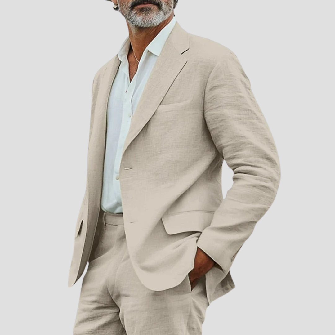 "Costume en lin léger homme, vert sauge, coupe décontractée. Idéal pour un style estival chic et confortable."