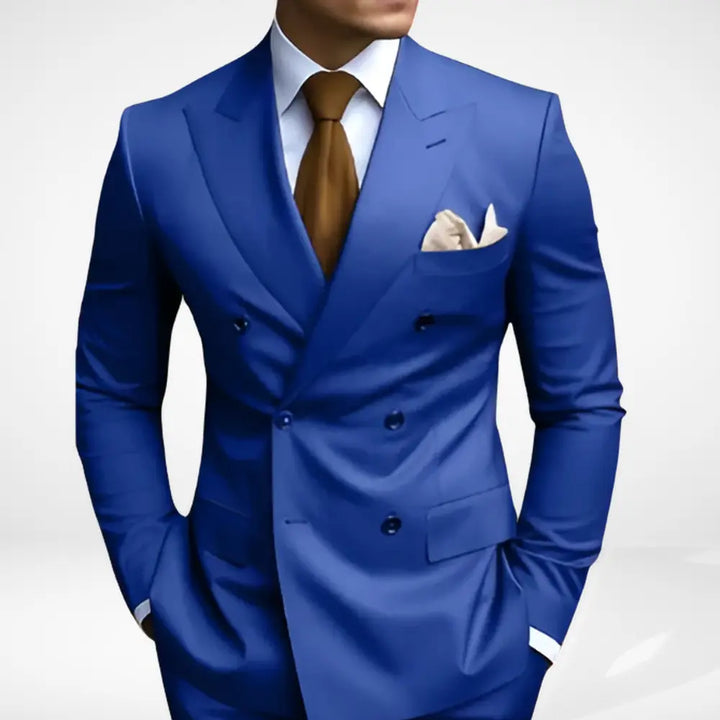 "Costume homme croisé à revers larges, coupe élégante pour un style professionnel, poches à rabat, silhouette ajustée."
