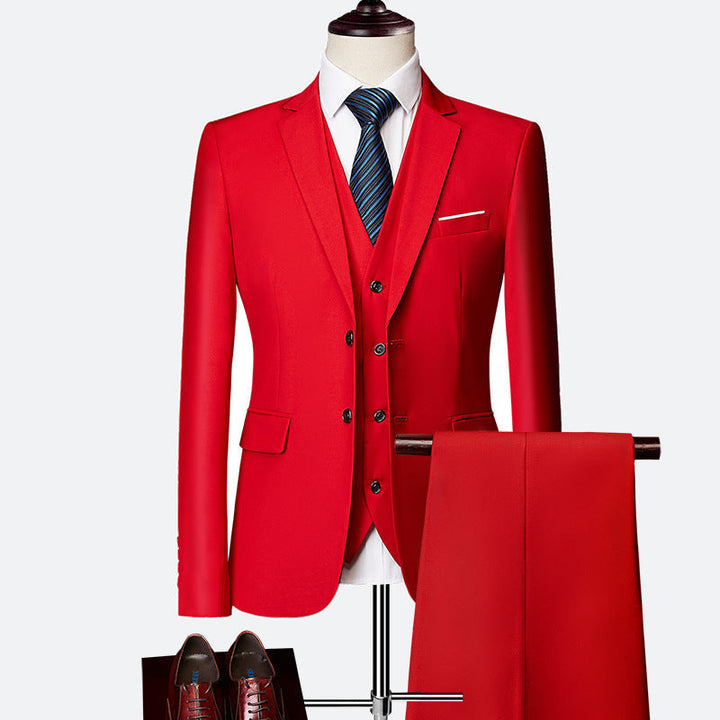 "Costume homme élégant 3 pièces respirant, coupe slim bleue, parfait pour mariages, allure moderne et confortable."