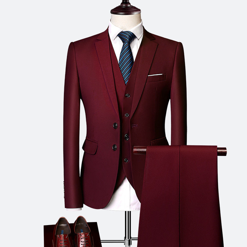 "Costume homme élégant 3 pièces respirant, coupe slim bleue, parfait pour mariages, allure moderne et confortable."