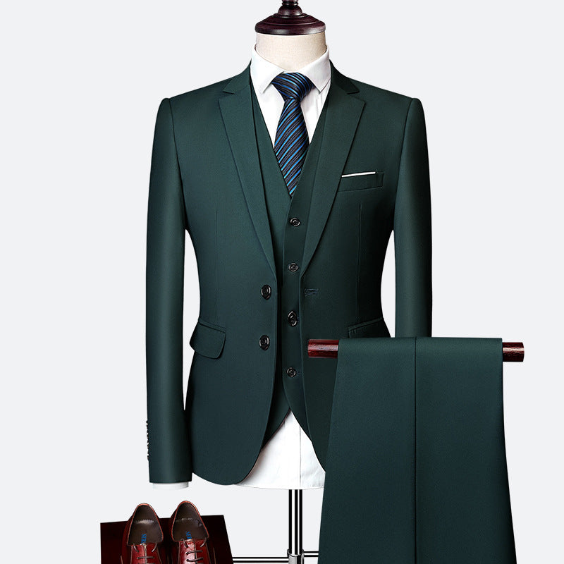 "Costume homme élégant 3 pièces respirant, coupe slim bleue, parfait pour mariages, allure moderne et confortable."
