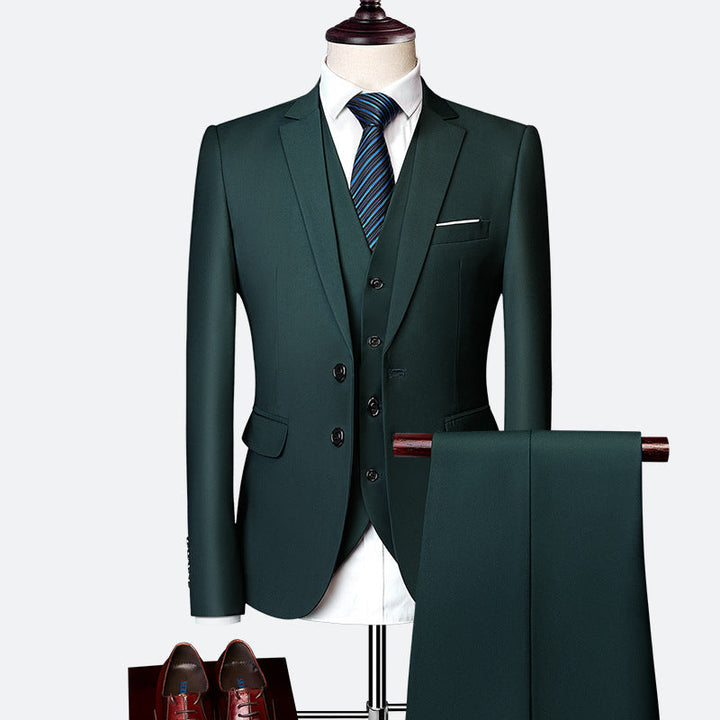 "Costume homme élégant 3 pièces respirant, coupe slim bleue, parfait pour mariages, allure moderne et confortable."