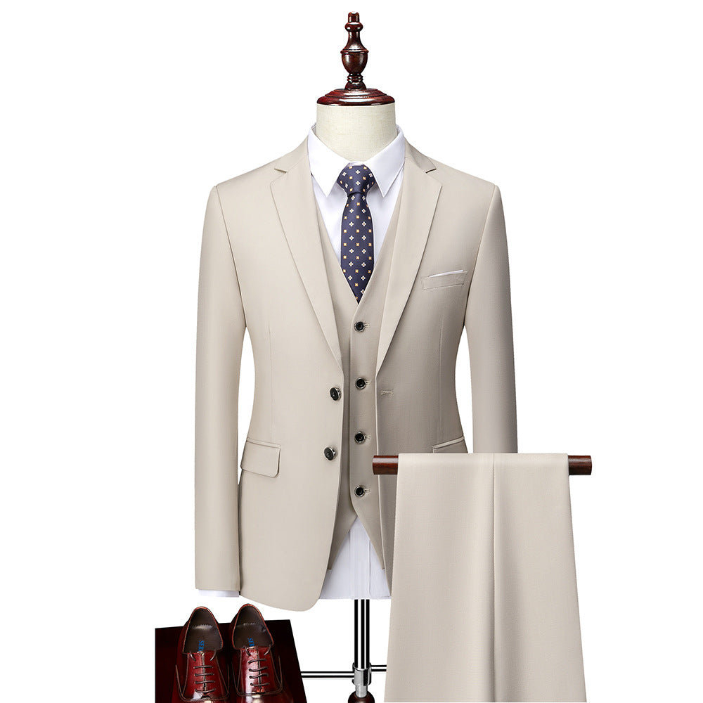 "Costume homme élégant 3 pièces respirant, coupe slim bleue, parfait pour mariages, allure moderne et confortable."