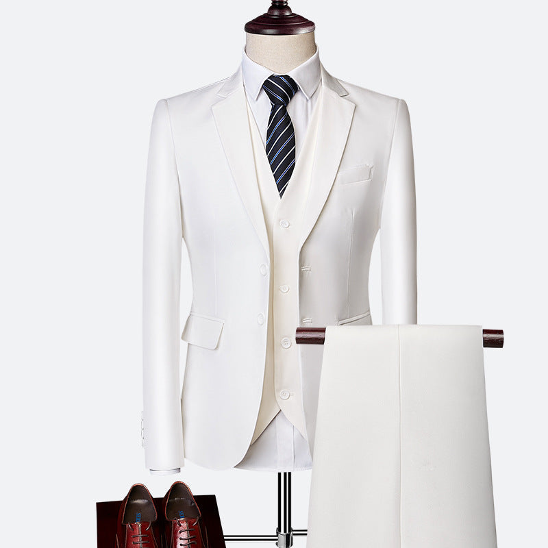 "Costume homme élégant 3 pièces respirant, coupe slim bleue, parfait pour mariages, allure moderne et confortable."