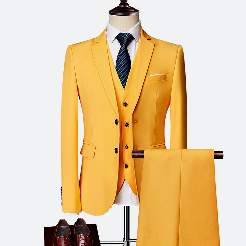 "Costume homme élégant 3 pièces respirant, coupe slim bleue, parfait pour mariages, allure moderne et confortable."
