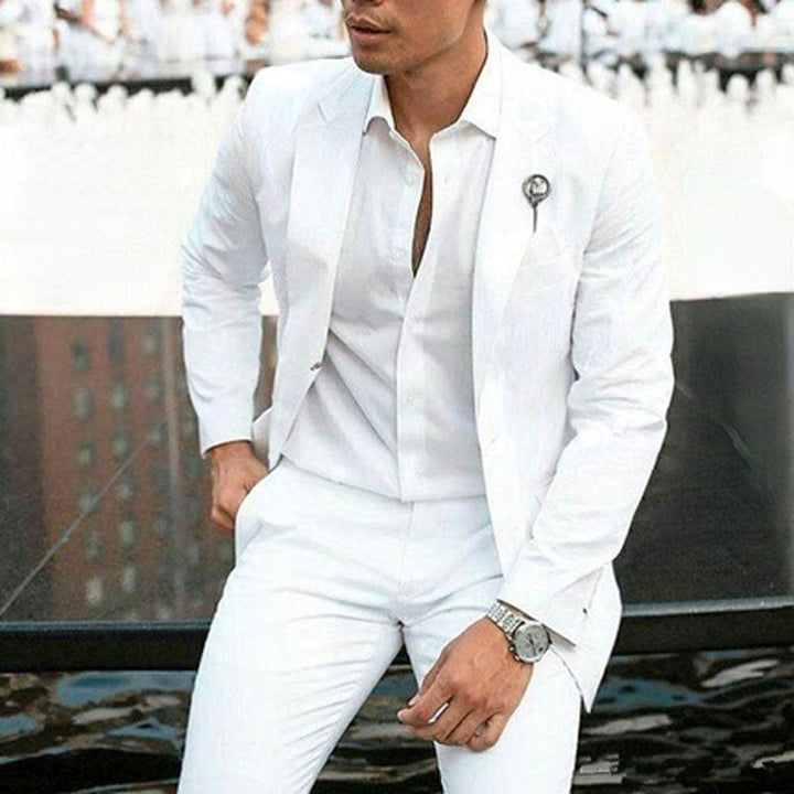 Costume homme slim en laine mélangée, design moderne et élégant, coupe ajustée, idéal pour occasions spéciales.