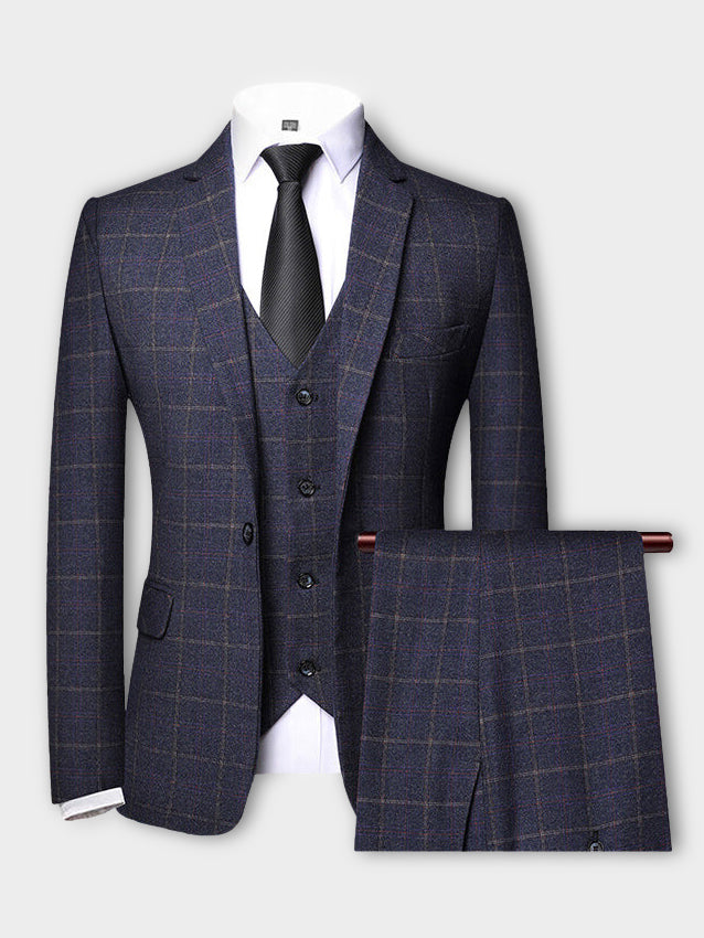 "Costume homme trois pièces à carreaux élégants, coupe ajustée, veste, gilet, pantalon, style classique et moderne."