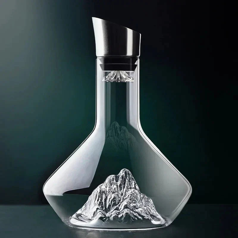 "Décanteur en cristal sculptural iceberg 1500ml, design unique et raffiné pour une aération optimale du vin."