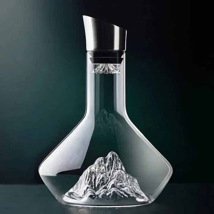 "Décanteur en cristal sculptural iceberg 1500ml, design unique et raffiné pour une aération optimale du vin."