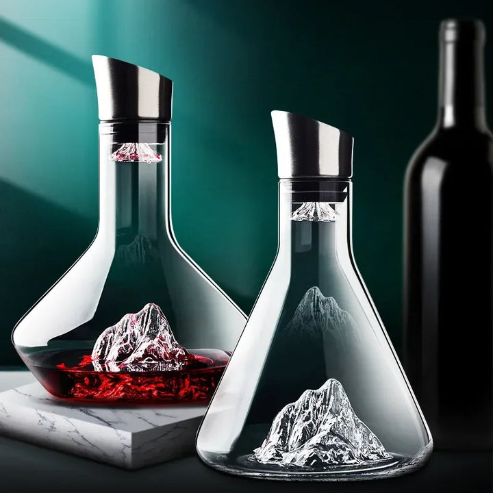 "Décanteur en cristal sculptural iceberg 1500ml, design unique et raffiné pour une aération optimale du vin."