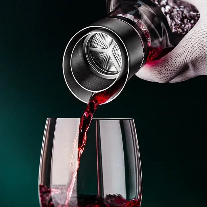 "Décanteur en cristal sculptural iceberg 1500ml, design unique et raffiné pour une aération optimale du vin."