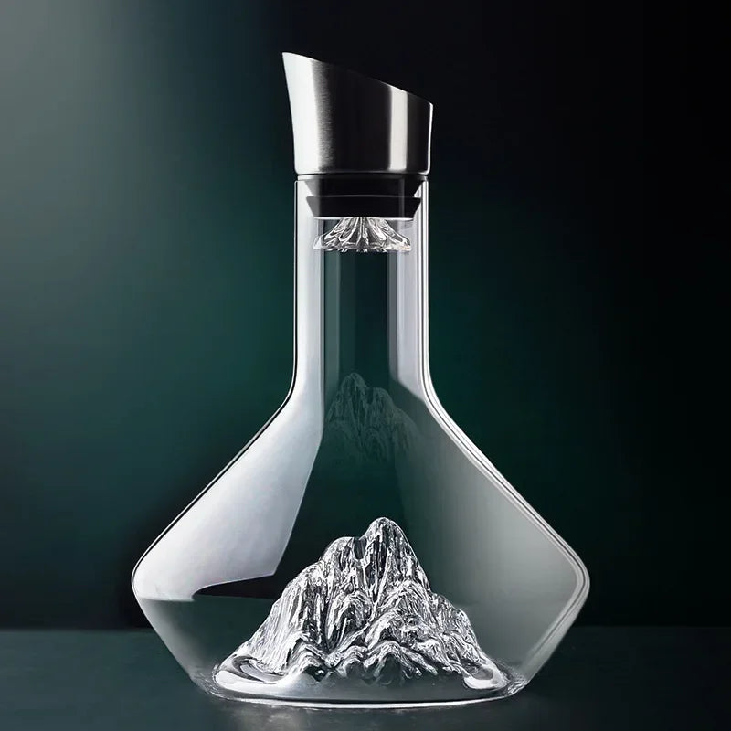 "Décanteur en cristal sculptural iceberg 1500ml, design unique et raffiné pour une aération optimale du vin."