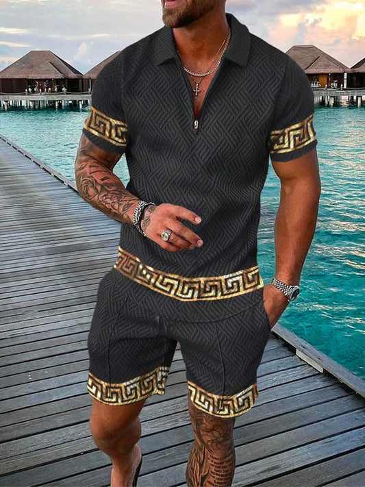 "Ensemble chemise col V zippé et short homme, motif géométrique, chic, confortable pour l'été, idéal jours ensoleillés."