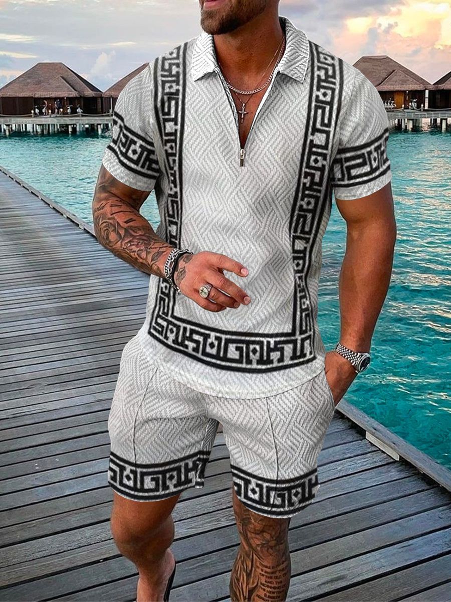 "Ensemble chemise col V zippé et short homme, motif géométrique, chic, confortable pour l'été, idéal jours ensoleillés."