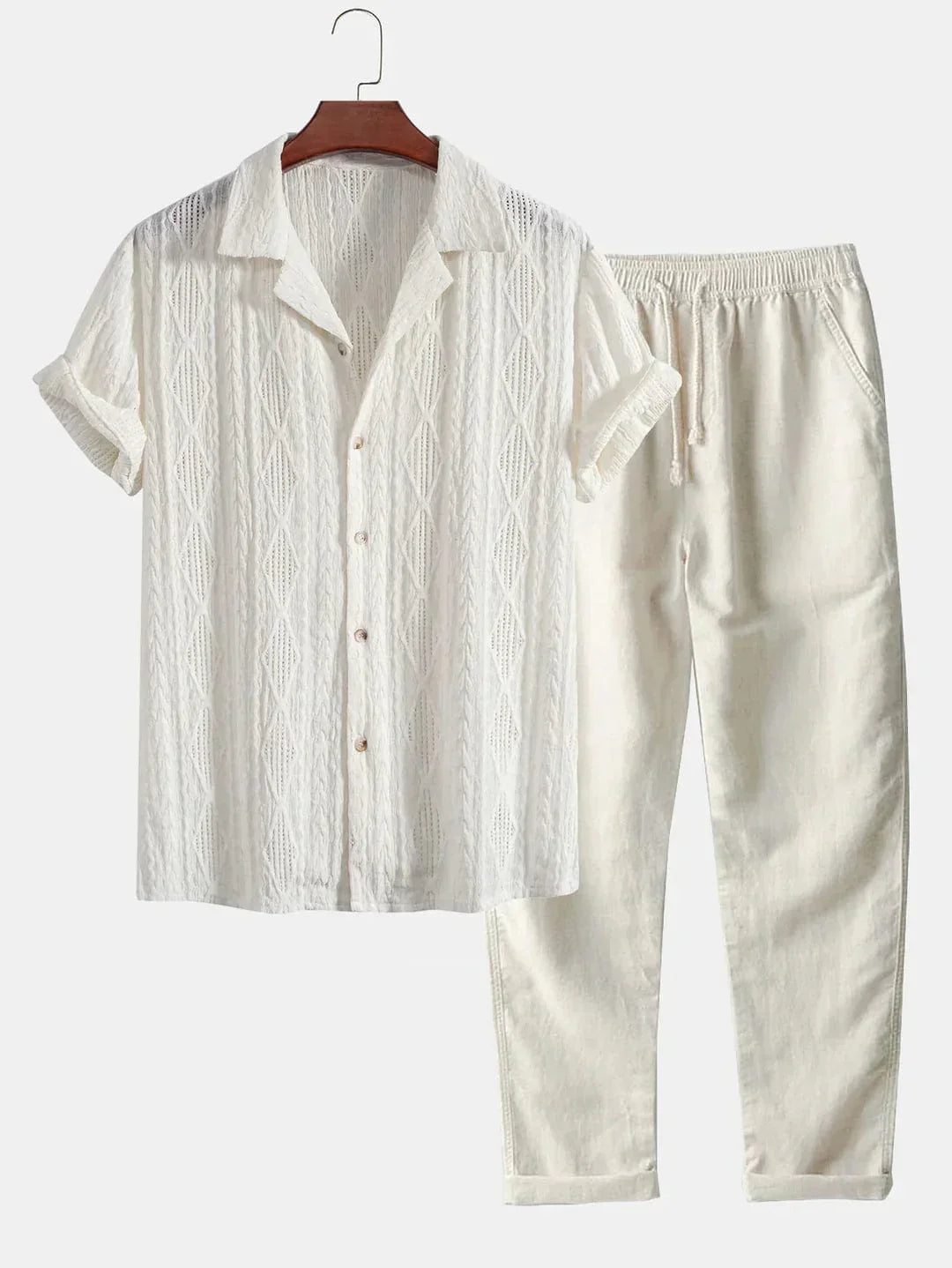 "Ensemble chemise et pantalon en lin pour femmes, vue de face, élégant et décontracté, tissu léger pour l'été."